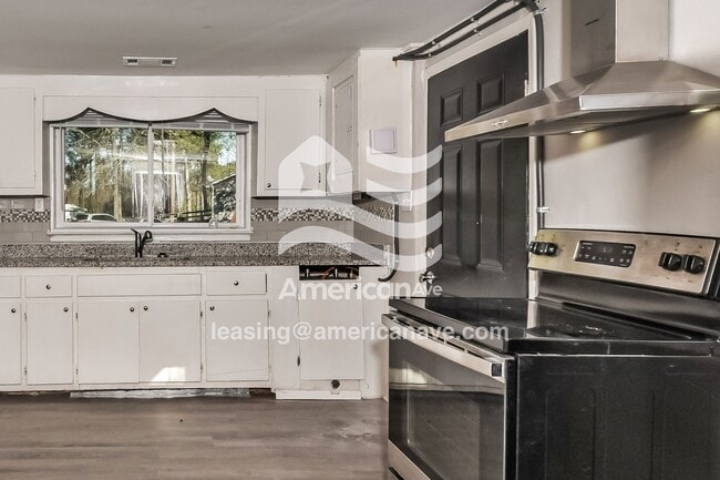 Photo - 305 Virginia Ave