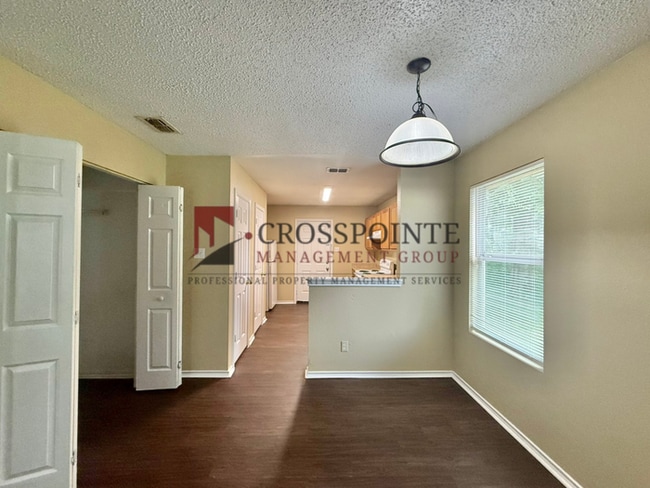Photo - 3 Bedroom, 2 Bathroom Home!