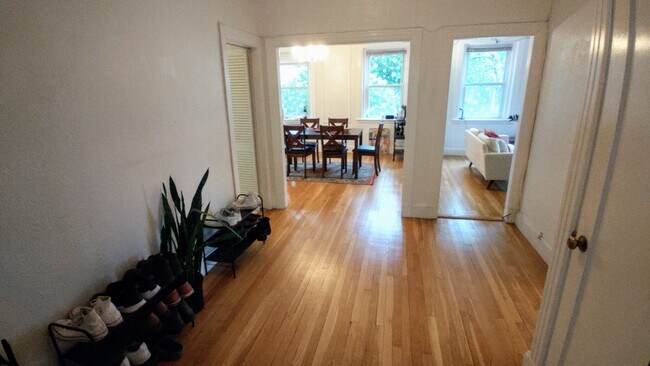 Photo - 51 Manchester Rd Unidad 2-bed Brookline U3