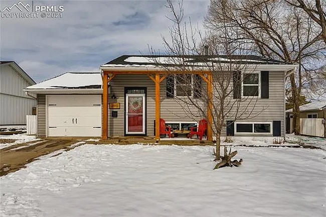 Building Photo - Charming Colorado Springs Home – Spacious ...