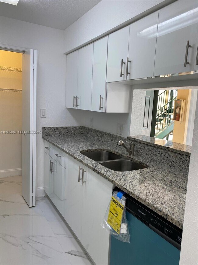 Photo - 733 Riverside Dr Unit 1212