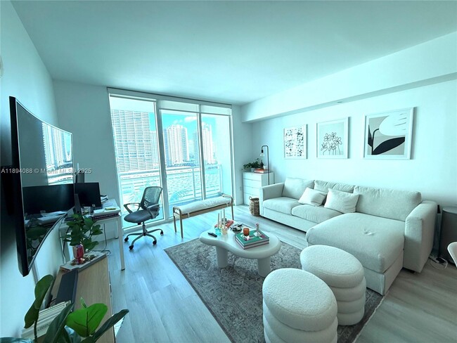 Photo - 950 Brickell Bay Dr Unit 1408