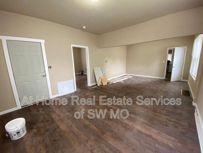 Photo - 428 W Lombard St