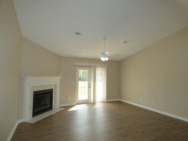 Photo - Spacious 3-Bedroom Home - Half Acre Lot