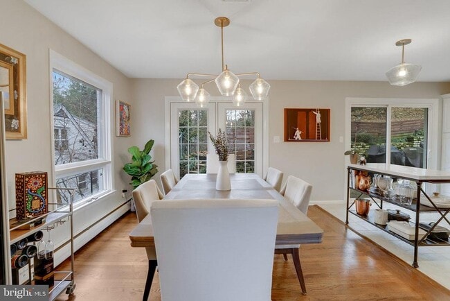 Photo - 3710 Lorcom Ln