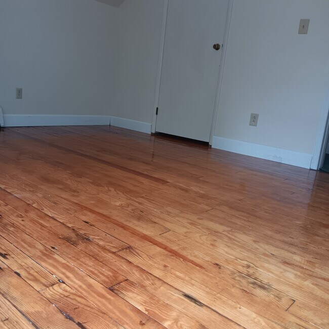 Photo - 325 McGregor Ave Unit #2