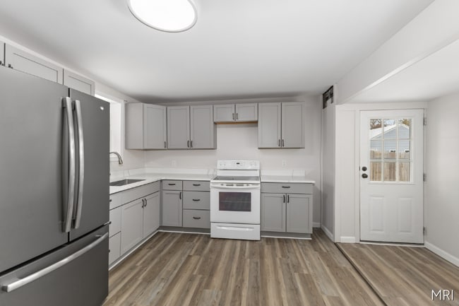 Photo - 614 S Webster St