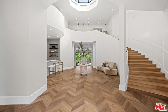 Photo - 616 N Alpine Dr