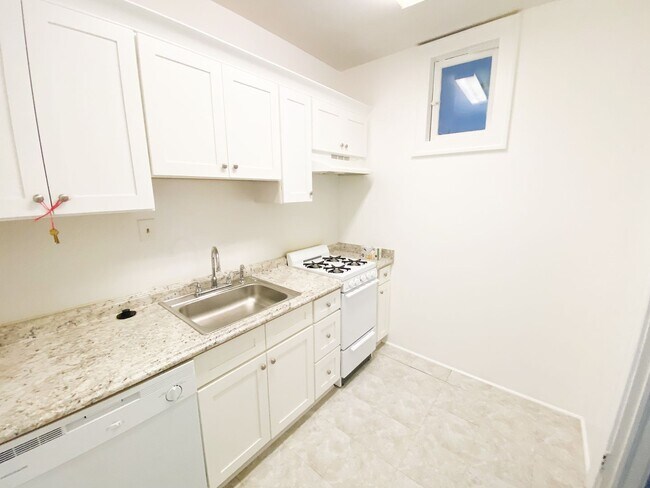 Photo - 1BD/1BA on Audubon Park, with Off street p... Unit 2