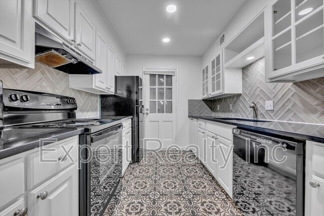 Photo - 2076 Montreat Cir