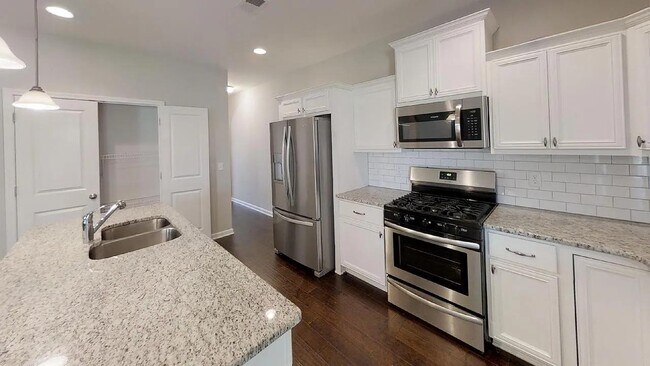 Photo - 2623 Dunkirk Cir