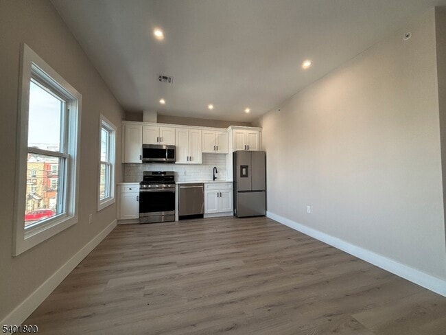 Photo - 136 Elm St Unidad 303