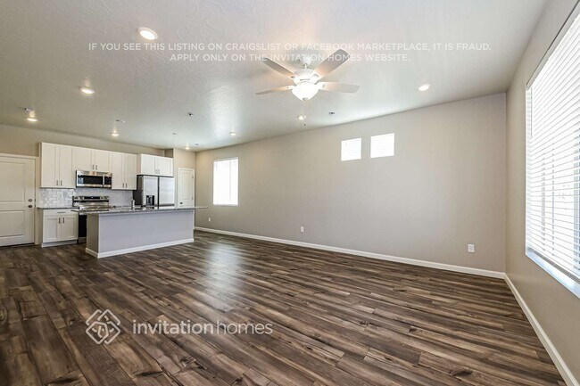 Photo - 42 N Riverside Dr