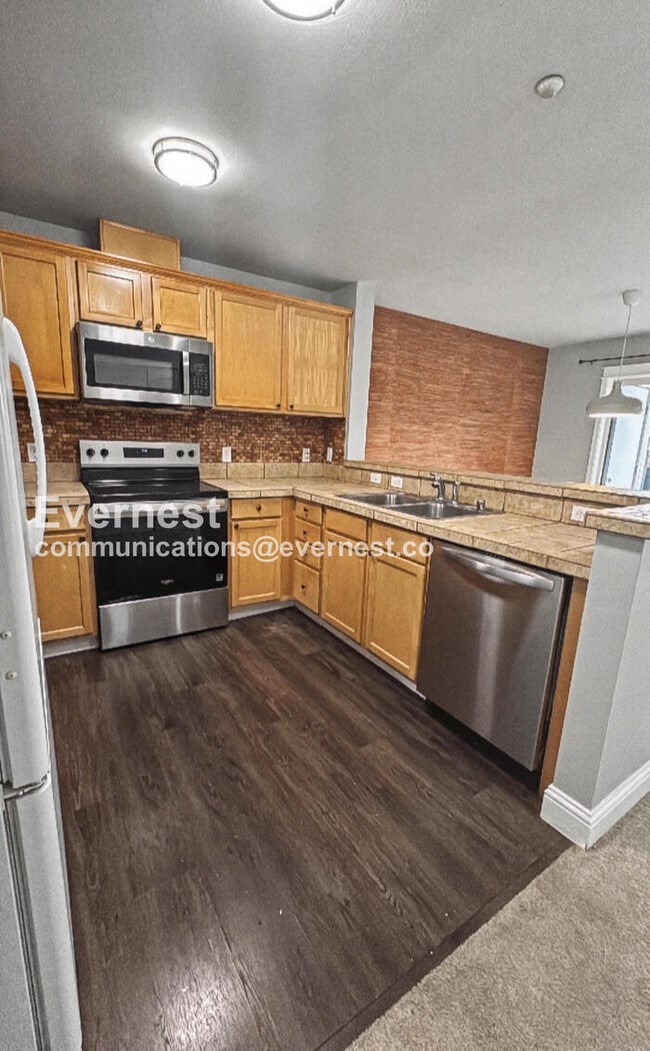 Photo - 1698 25th Pl NE Unidad 303