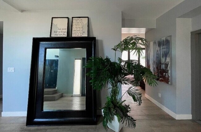 Photo - Larchmont Village Membership Community Shared Room