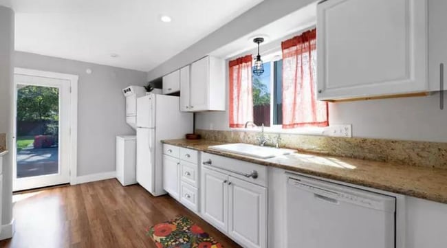 Photo - 5230 15th Ave