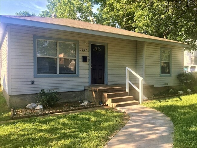 Building Photo - 1317 Meadowbrook Dr Rental