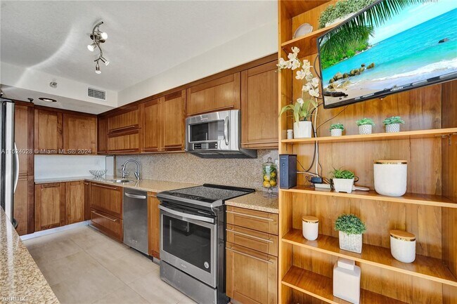 3 br, 3 bath House - 3500 Mystic Pointe Dr - 3 br, 3 bath House - 3500 Mystic Pointe Dr
