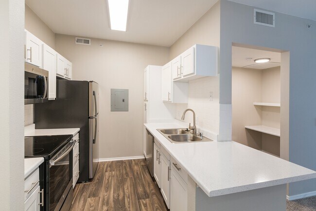 Ridgepointe at Gleneagle_1x1_CS_Winter2020_04 - RidgePointe at Gleneagle