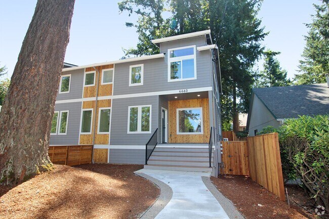 Building Photo - 4660-4660 SW Fairvale Ct Unit 4660 Rental