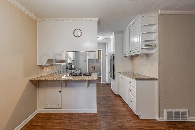 Photo - Beautifully Updated 3/2/2 in Bedford Ready...
