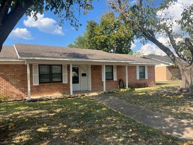 Photo - 6419 Landmark Dr