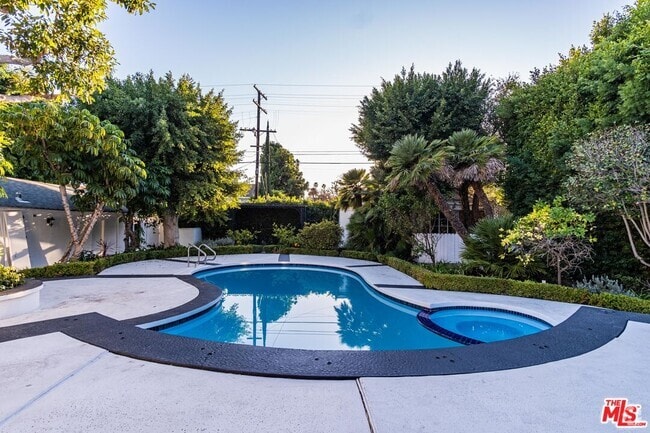 Building Photo - 619 N Rodeo Dr Rental