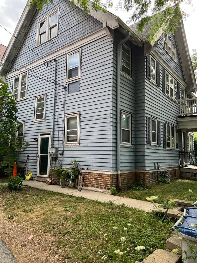 Photo - 2540 N Oakland Ave