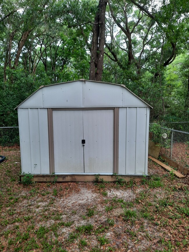 Photo - 875 Georgia St