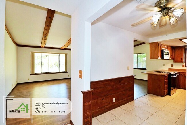 Photo - 1744 Kildare Dr