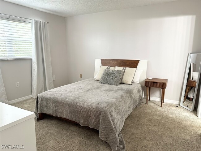 Building Photo - 170 Turtle Lake Ct Unit 210