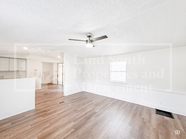 Photo - 1175 Meadow Lawn Street