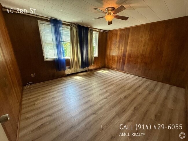 Building Photo - 40 3rd St Rental