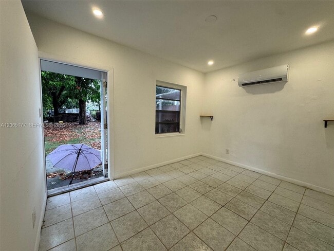 Photo - 2380 NW Flagler Terrace Unit R
