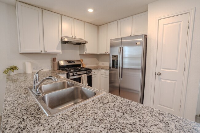 Photo - 402 Filibusters Trail