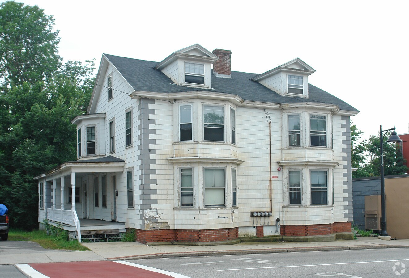 Photo - 39-41 Main St Apartments