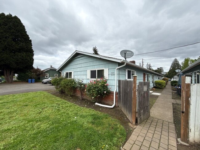 Photo - 2463-2479 Lee St SE