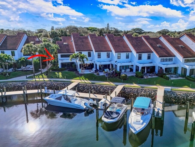 Building Photo - 2320 Treasure Isle Dr