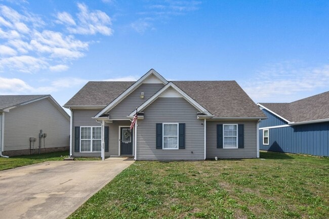 Building Photo - Pet Friendly Three Bedroom!