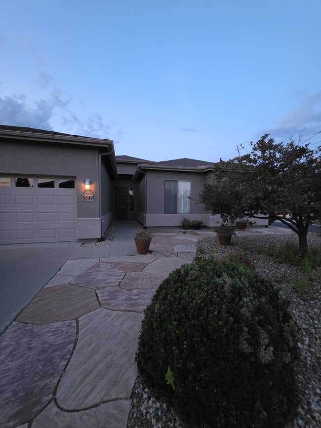 Building Photo - 5649 N Bentley Ct