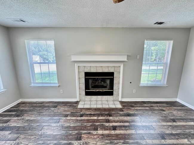 Photo - 140 Pinewood Dr