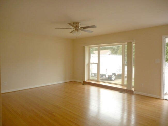 Photo - 120 Latham Dr
