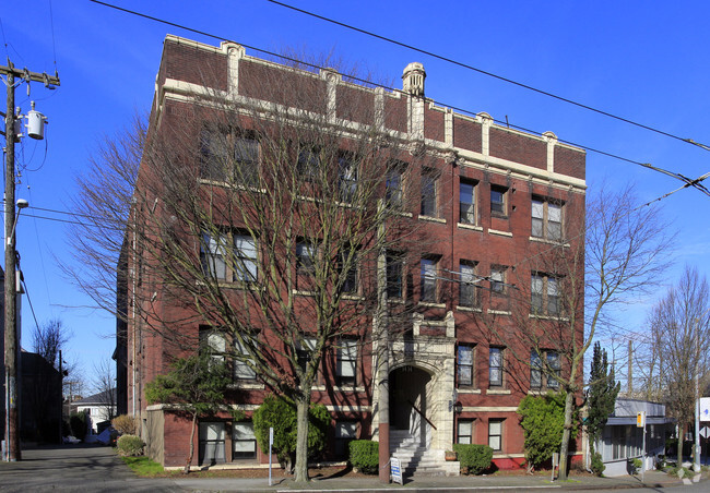 Maxmillian Apartments - Maxmillian Apartments
