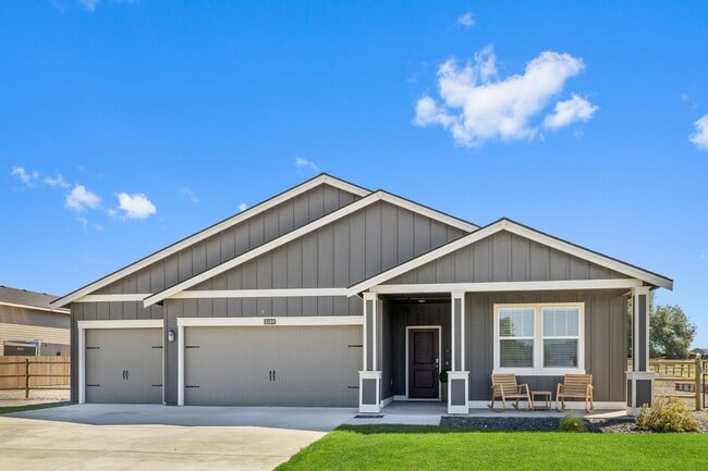 Photo - 4 Bedroom Home with Spacious Fully Fenced ...