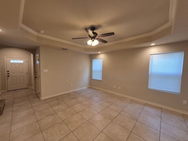 7014 Lakeview Dr.