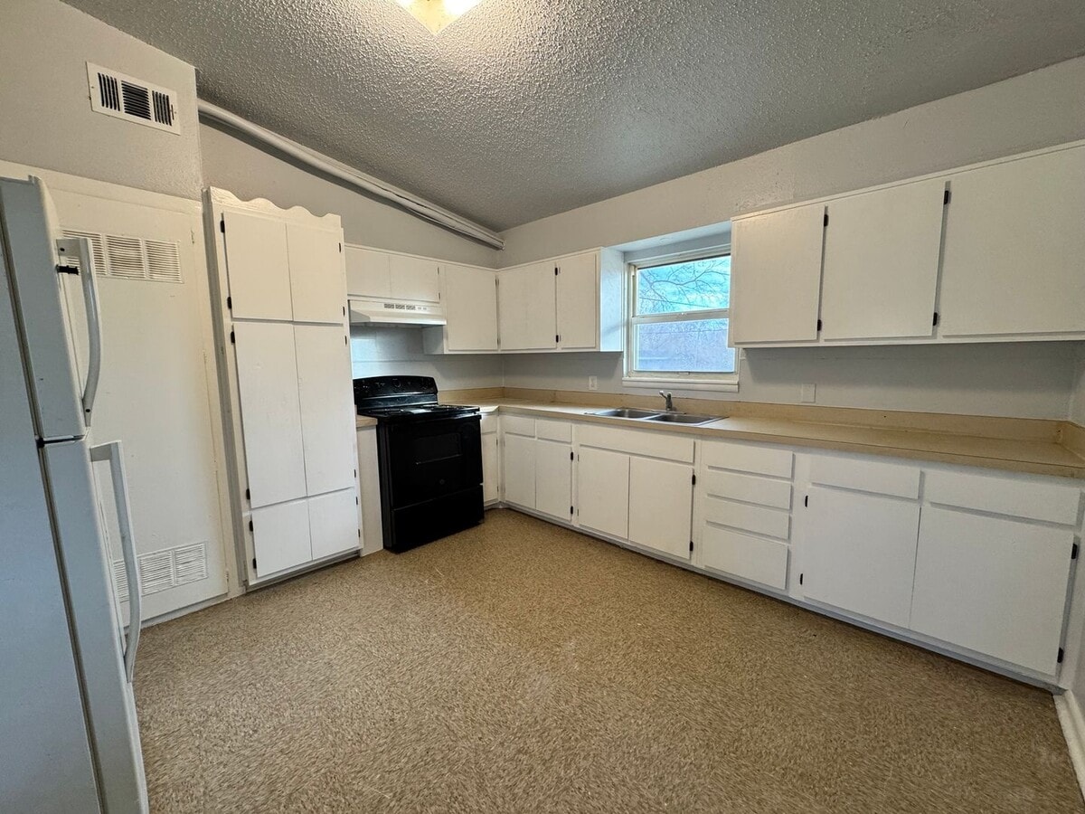 Photo - Cozy 3 Bedroom 1 Bath Home