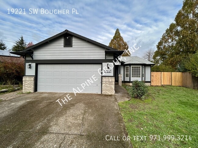 3 Bedroom Home in a Cul-de-Sac - 3 Bedroom Home in a Cul-de-Sac