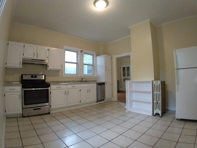 kitchen - 91 Irving St Unit #2