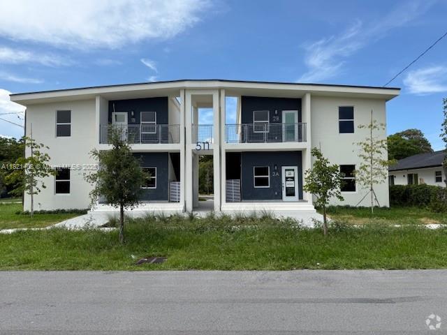 Building Photo - 511 SW 1st Ave Unit 1B Rental