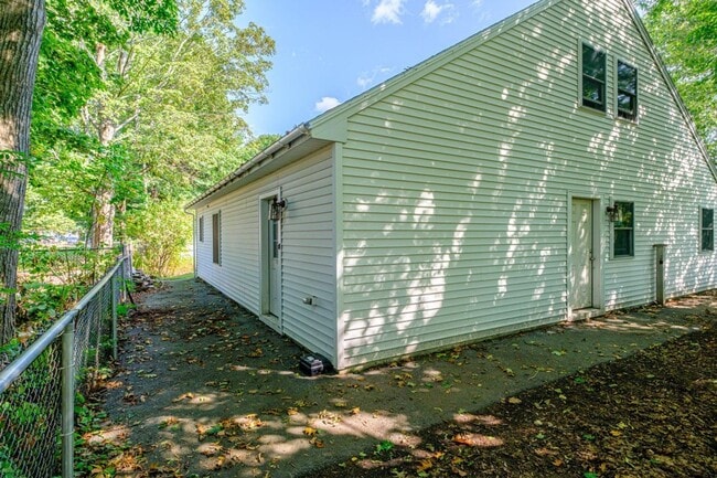Photo - 22 Cedar St Unit Garage Loft